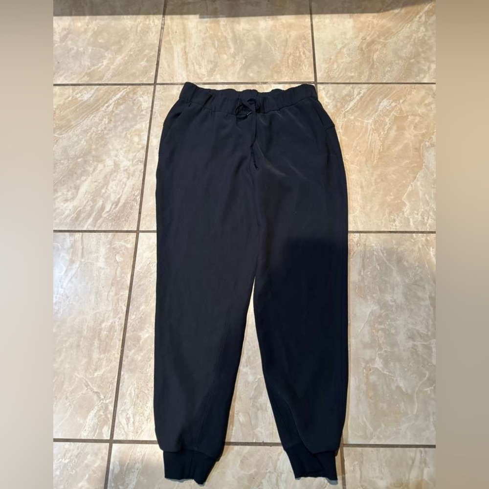 Black Lululemon On The Fly Joggers Size 8